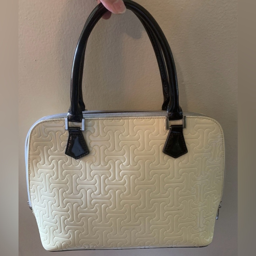 Bravo of Beverly Hills Ivory Acrylic Painted Leather Satchel Handbag (Pre-Owned)